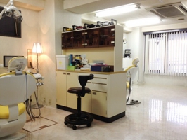 ホワイト歯科診療室